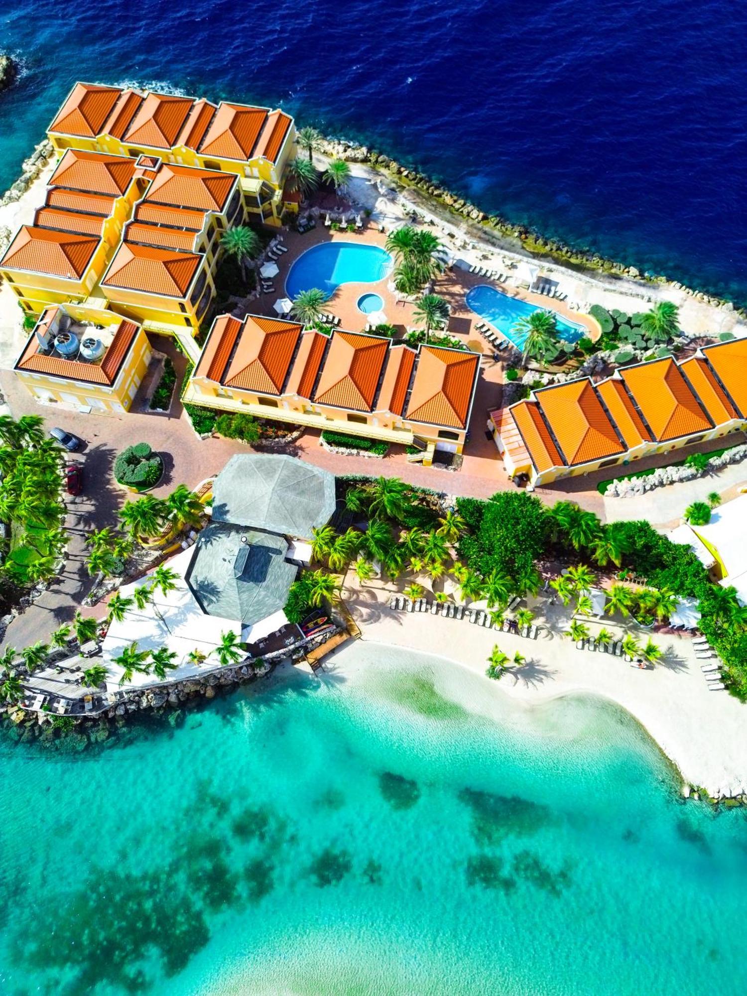 The Royal Sea Aquarium Resort Виллемстад Экстерьер фото